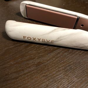 Foxy Bae Flat Iron Straightner